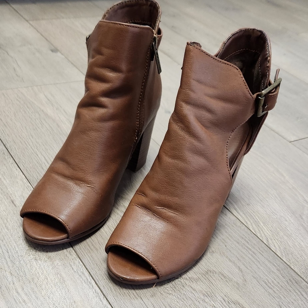 Womens Open-Toed Heels